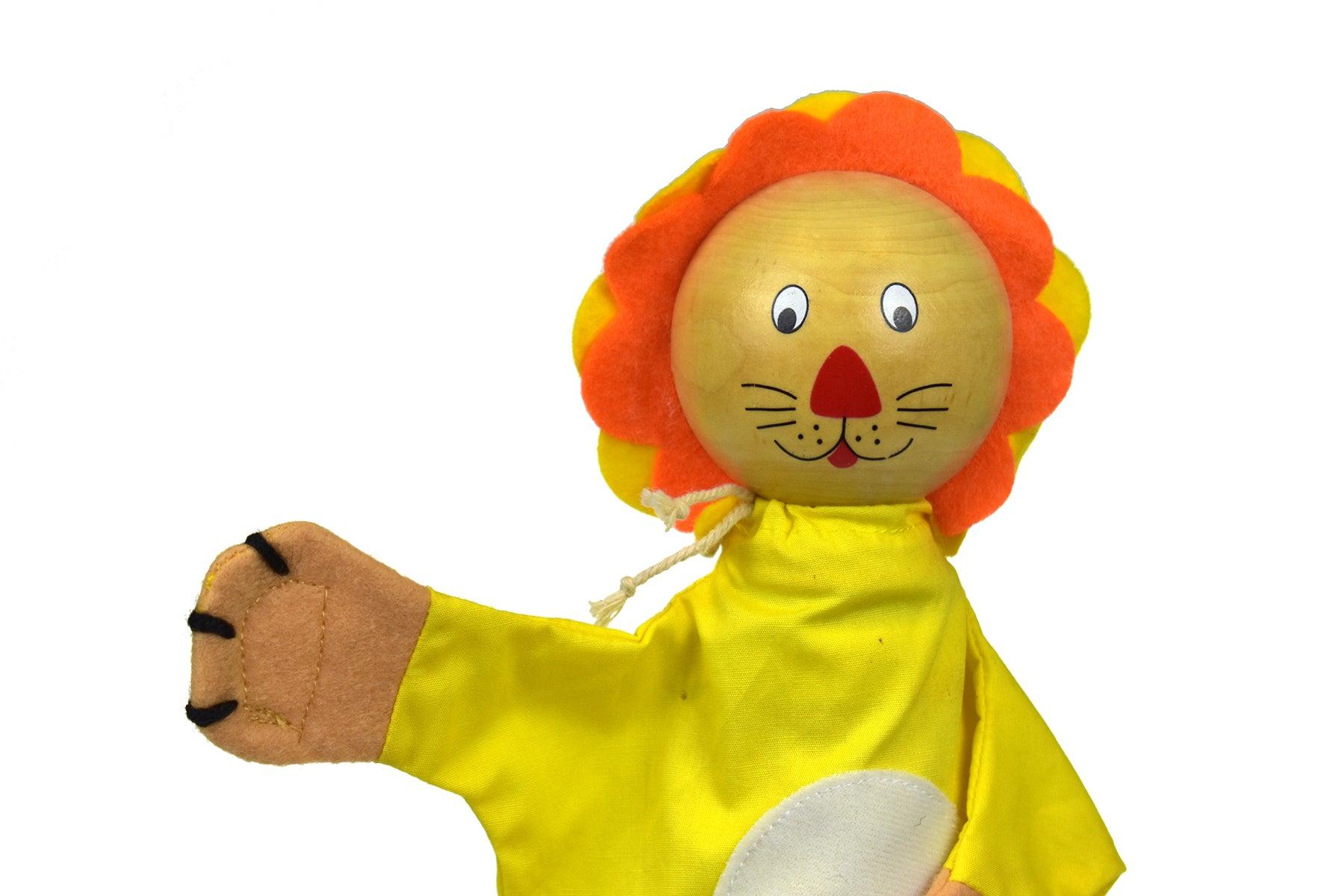 COWARDLY LION HAND PUPPET - John Cootes