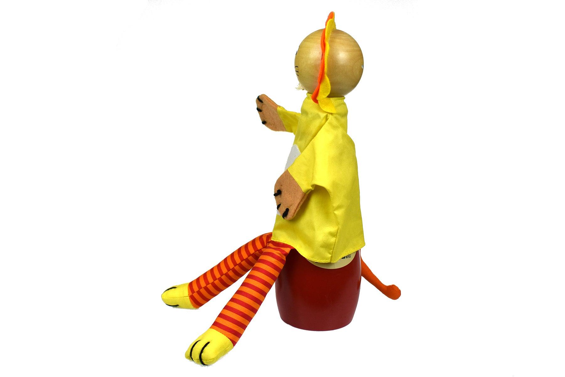 COWARDLY LION HAND PUPPET - John Cootes