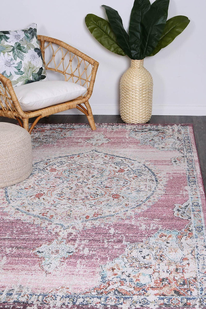 Hollow Medalion Transitional Blush Rug 160x230 cm - John Cootes