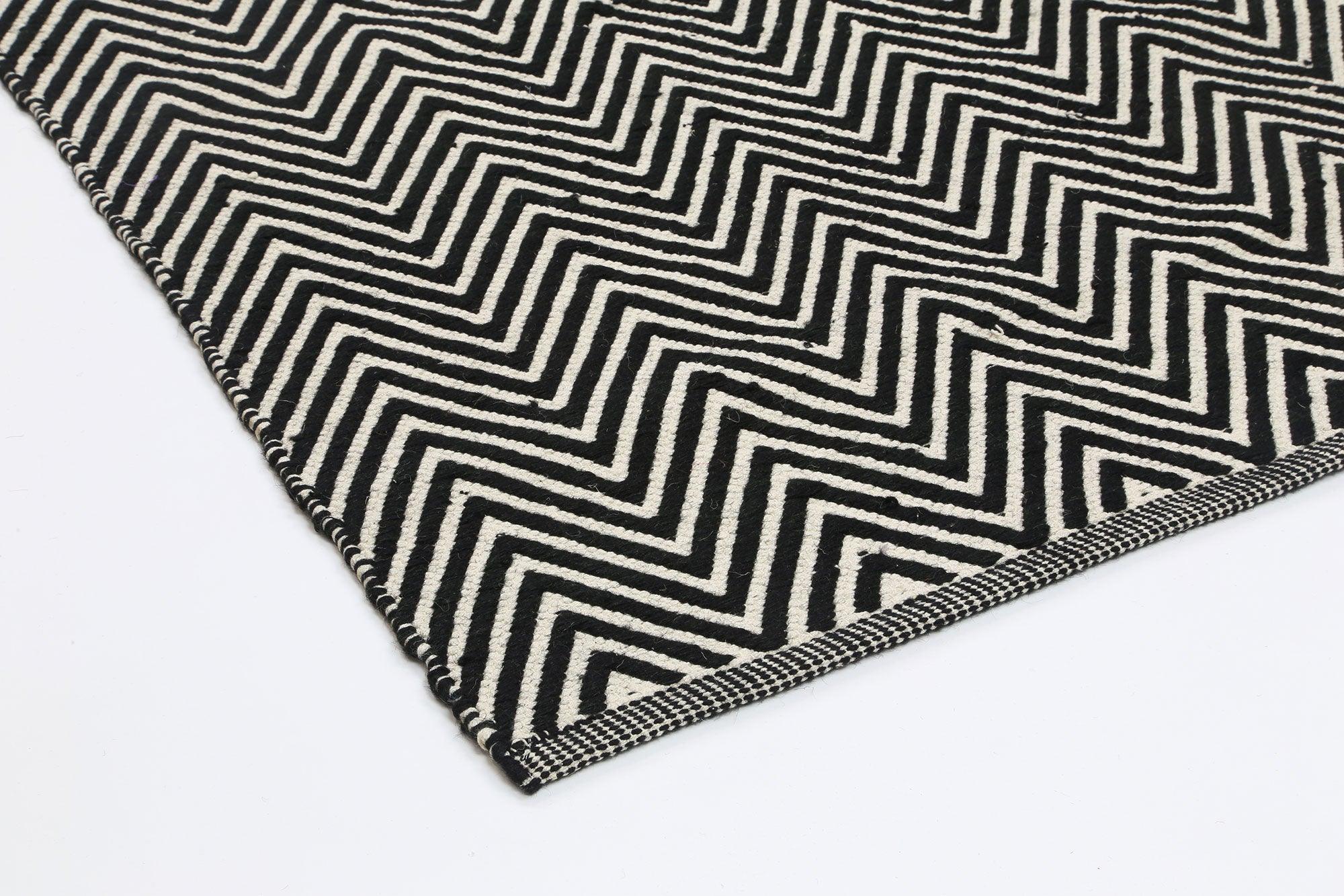 Natura Wool Black White Chevron Rug 160x230 cm - John Cootes