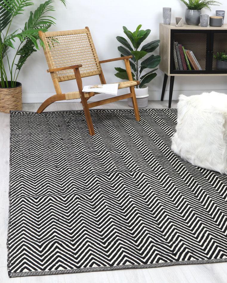 Natura Wool Black White Chevron Rug 200x290 cm - John Cootes