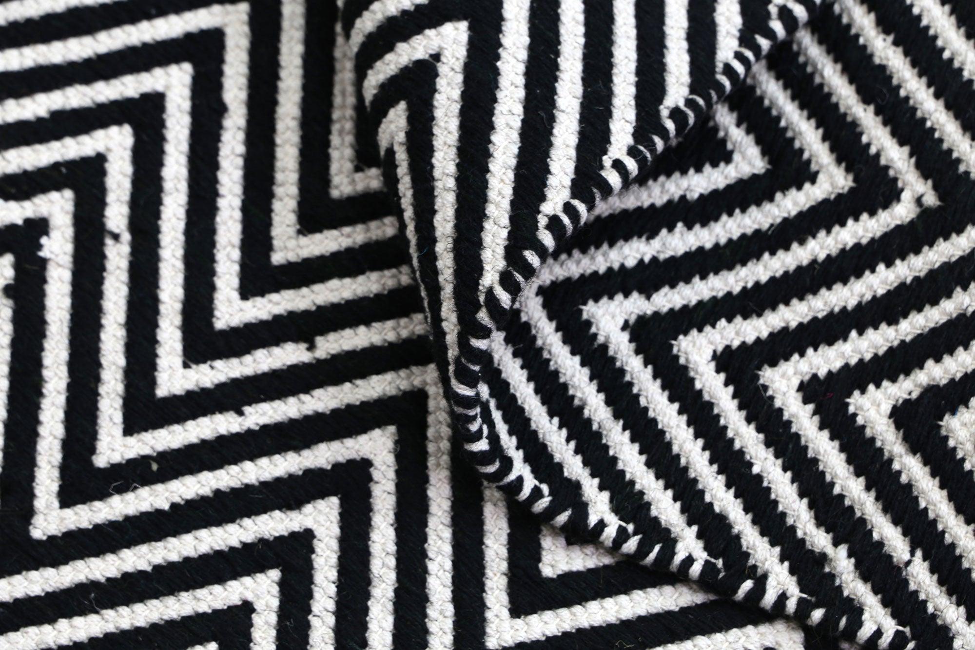 Natura Wool Black White Chevron Rug 200x290 cm - John Cootes