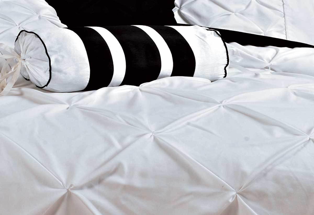 Queen Size White Diamond Pintuck Quilt Cover Set(3PCS) - John Cootes