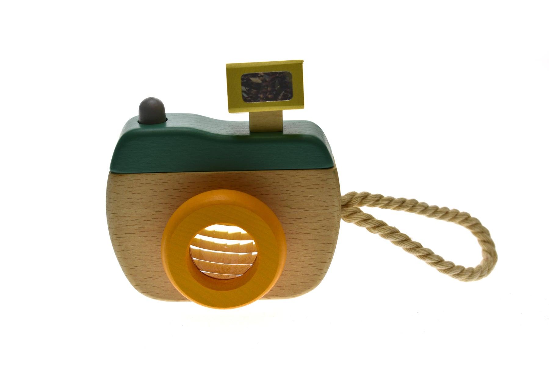 WOODEN CAMERA OLIVE - John Cootes