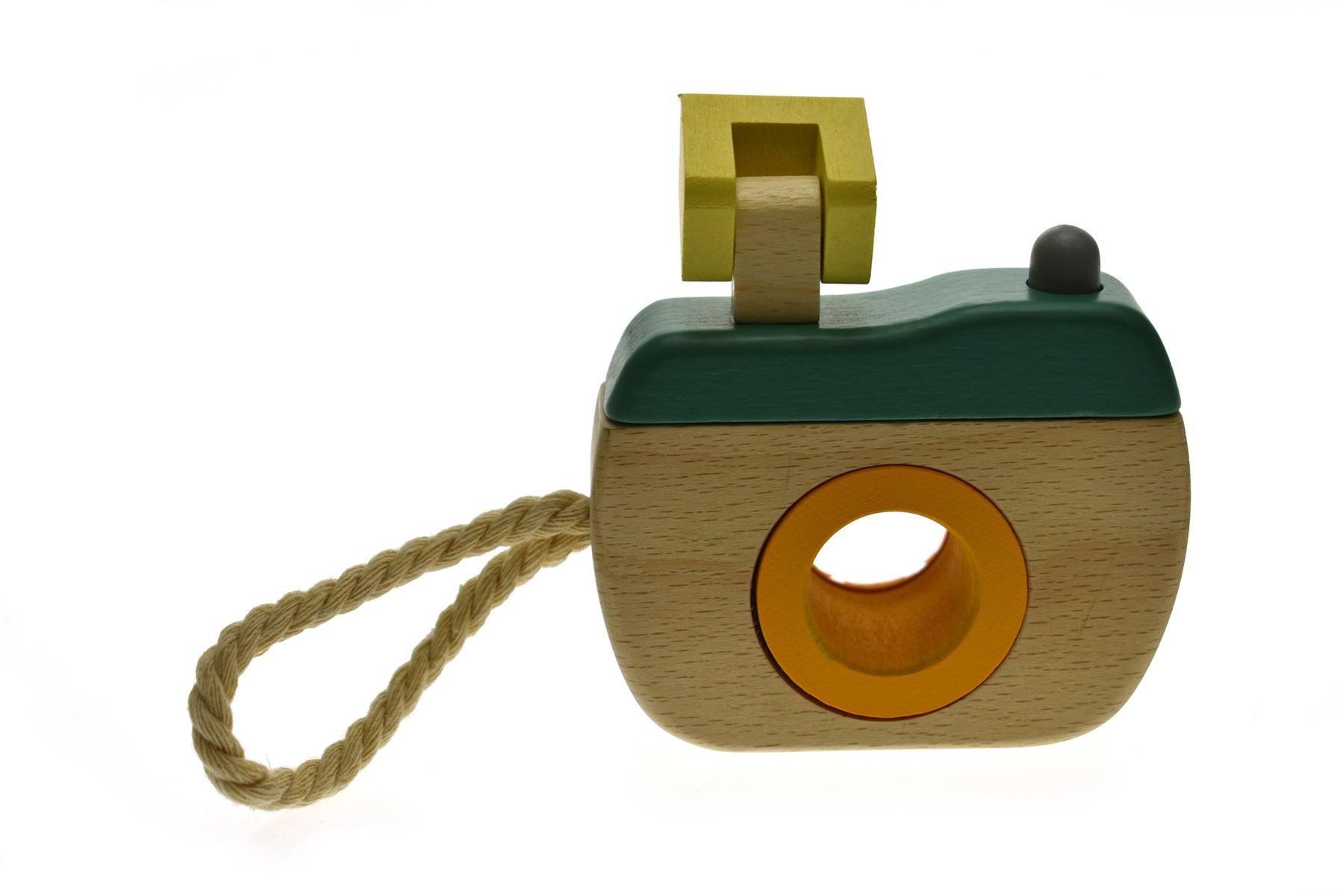 WOODEN CAMERA OLIVE - John Cootes